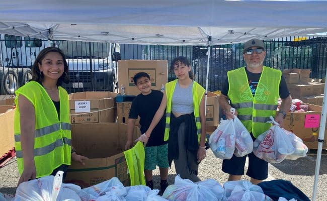 Second Harvest Mobile Fresh community distribution
